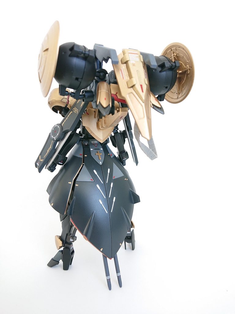 バックユニットは磁場フィールド発生装置なイメージです。バックユニット装備時はグランドアンカーをスカート内に装備。