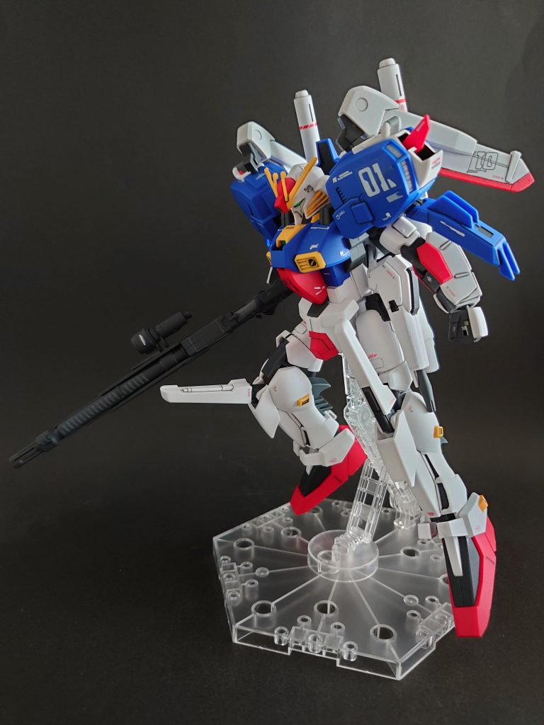 作った方ならわかると思いますが、このS-GUNDAM本当に可動しません(笑)これが精一杯💦