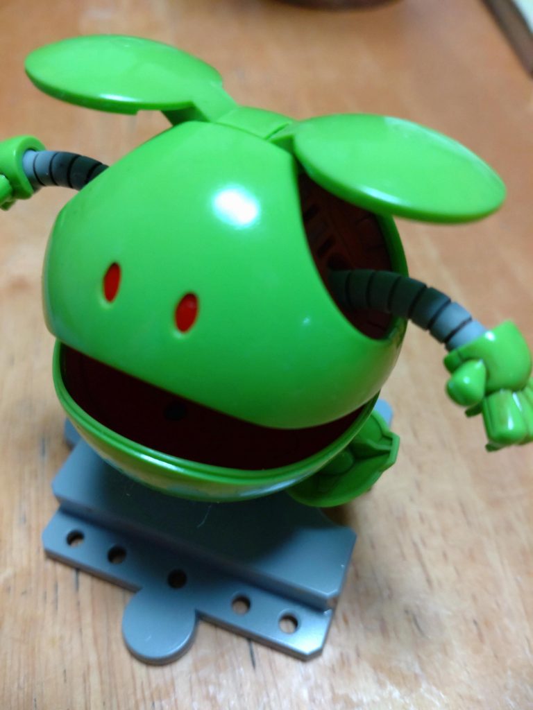 であればと、関節など少ないコヤツを😄ファーストガンダムを見ていて知っているのは認識済み。