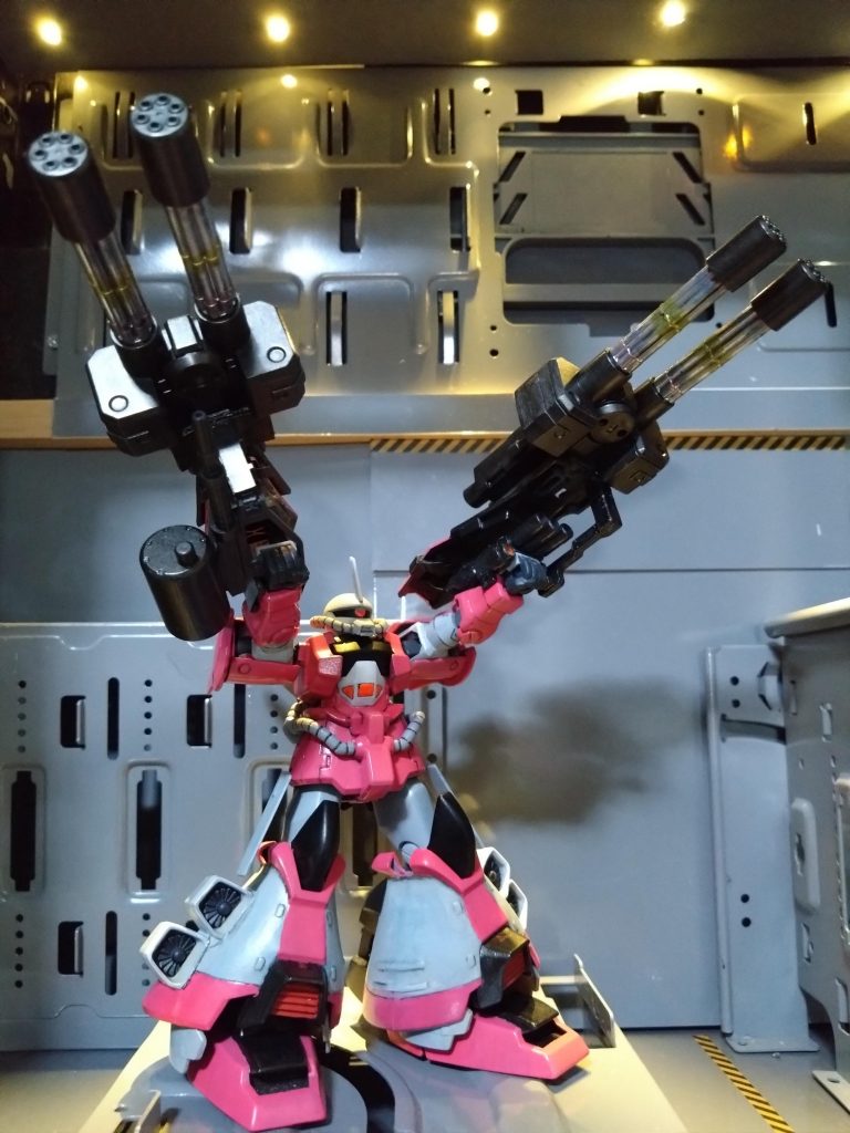 意味もなく両腕上げて出撃前です。