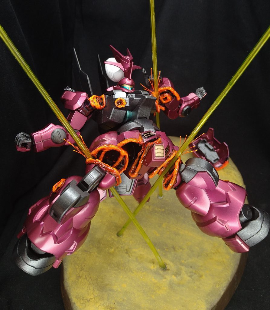 ビームエフェクトは透明プラパイプ3mmの中にヤスッた透明プラ棒2mmを差し込んでいます