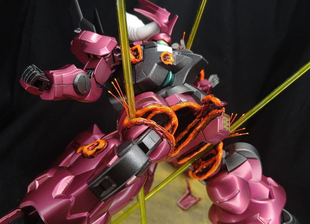 塗装はキャンディー塗装でレッドゴールドの上にクリアピンクとクリアバイオレットを少々です