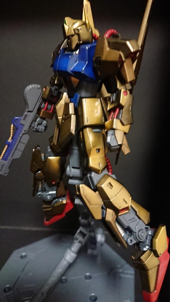 足の部分にスジ彫り追加です。