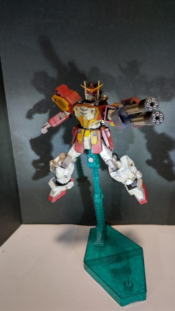 可動範囲が広く、宇宙用に改修された機体なのでアクションベースと組み合わせると劇中のシーンを再現できるます。