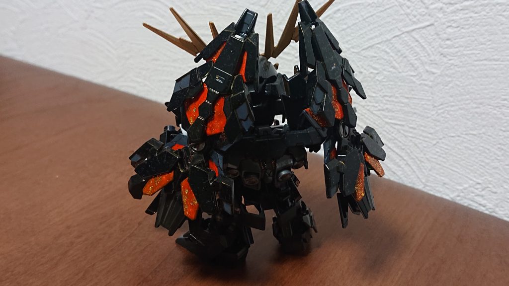 リアビュー    サイコフレームを煌めかせるように工夫しました