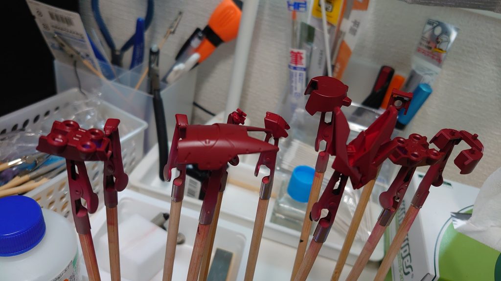 初のエアブラシ塗装。塗料はアクリジョンです。