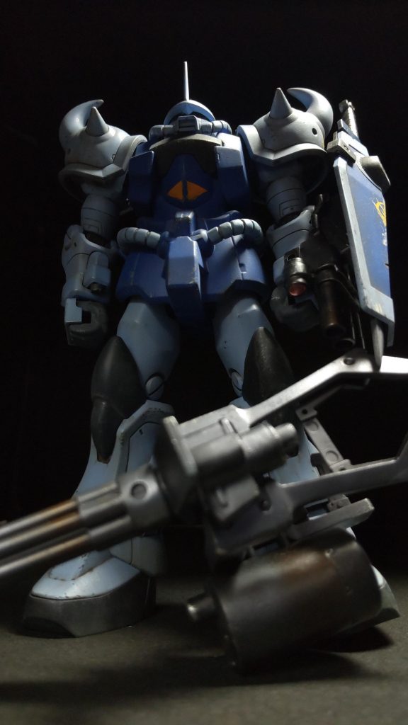 本体はほぼキットのまま。手を加えたのは、ガトリングの砲身をプラ棒にしてます。ガトリングとシールドが一体だったのを取り外せるようにしたくらいです。