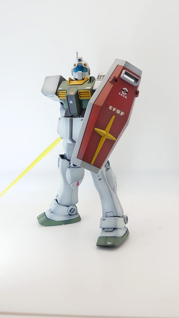 膝アーマーも小型化。