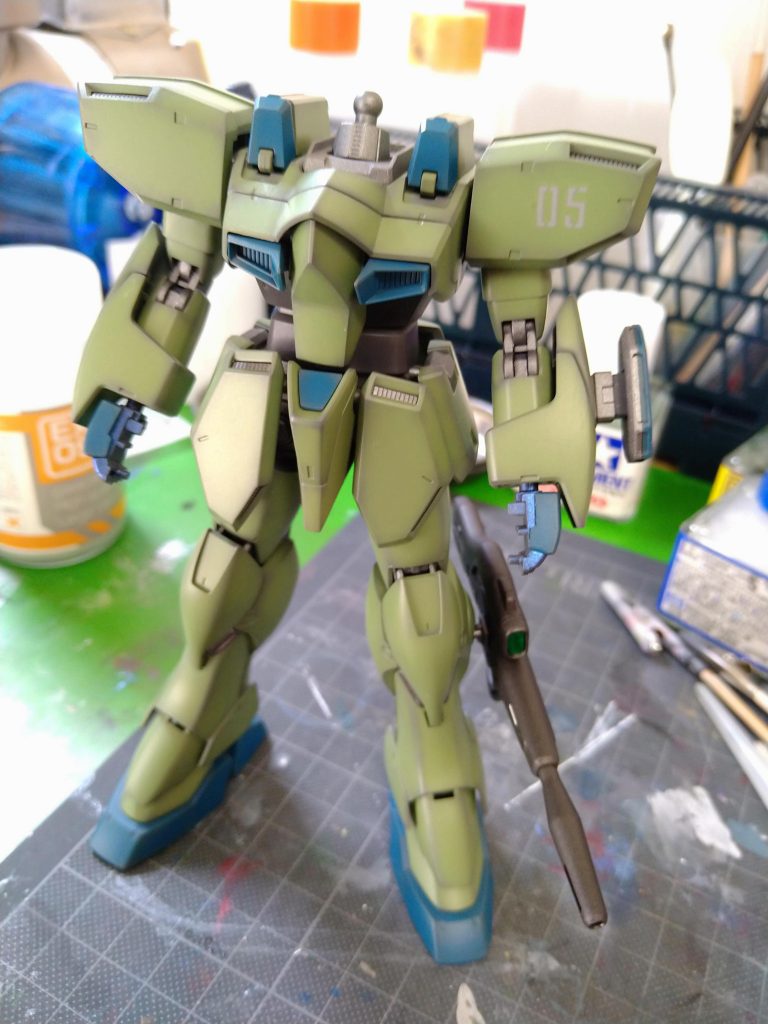 Re1/100でこの大きさだと構造も含めほぼHGUCでしょうか?とは言っても最近のHGUC知らないので分かりませんw