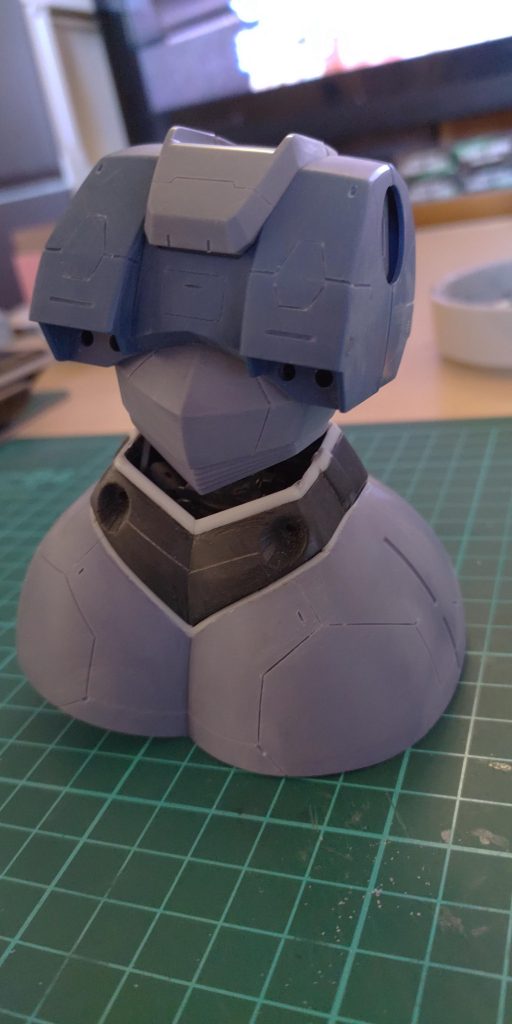 ボールジョイント化したことで腹がスカスカになるので腰パーツも3ミリ延長