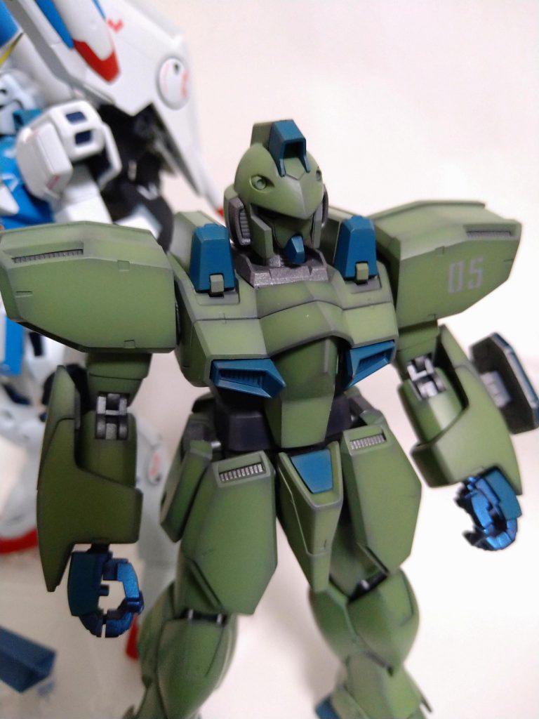 機体番号を05としました。コニーさんが何番なのかわかりませんが、並びが5番目なので、、、シュラク隊初期メンバーで最後まで残った敬意を表して。あと1話だったのに。