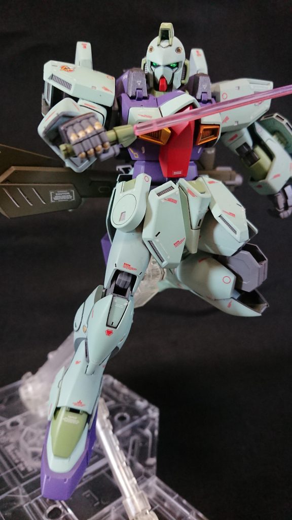 センサーやツインアイはUVレジンでクリヤー化しています。