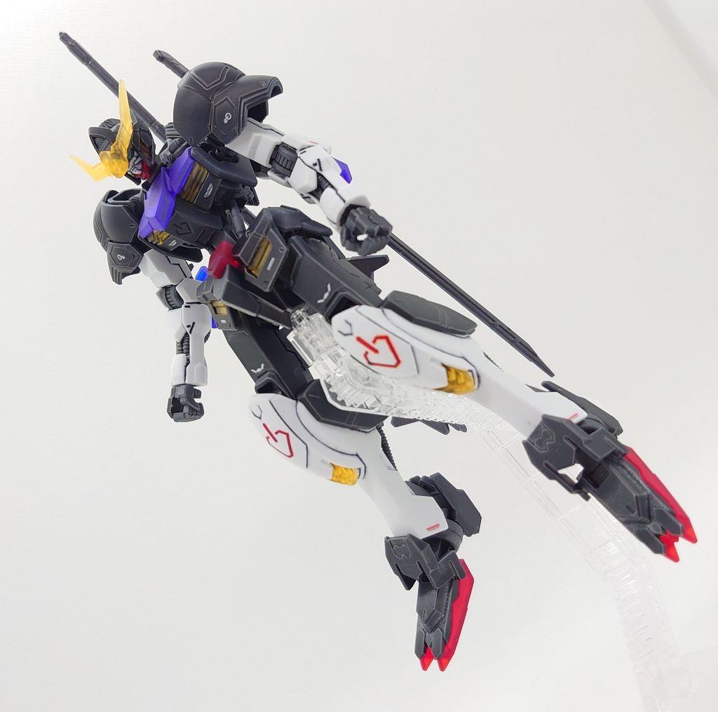 ようやく一番くじを消化しました。改めて見るとバルバトスHGにしてはパーツ分割が優秀なキットだと感じました。雨が多く塗装できない日が続き投稿の時間が空いてしまいました。次はまいていきましょい!!