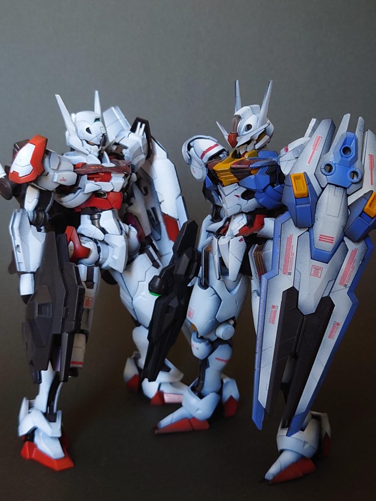 以前に作ったルブリスとツーショット、最高にカッコいい…………水星の魔女、久々のガンダムTVシリーズ新作でワクワクが止まりません。劇中のエアリアルの活躍も期待です……！！