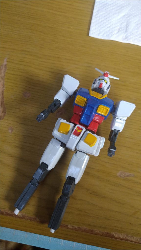 プラ板とプラ棒とボールデンアームアームズとポリキャップで各所を改修しました腕部、脚部の内部フレームは取り外す事も可能