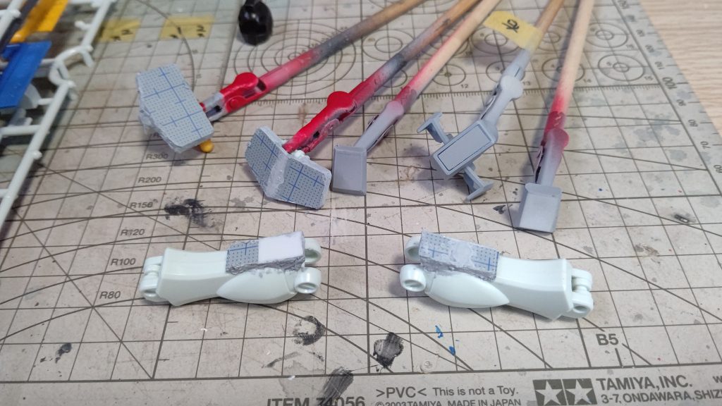 腰回りはプラバンで楽でしたが膝の形状はメンドクサイ