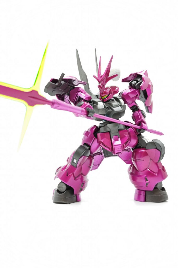 第1話でボコられていましたが、グエルの豪快さと高貴さを写したような姿を再現したく全塗装でしあげました