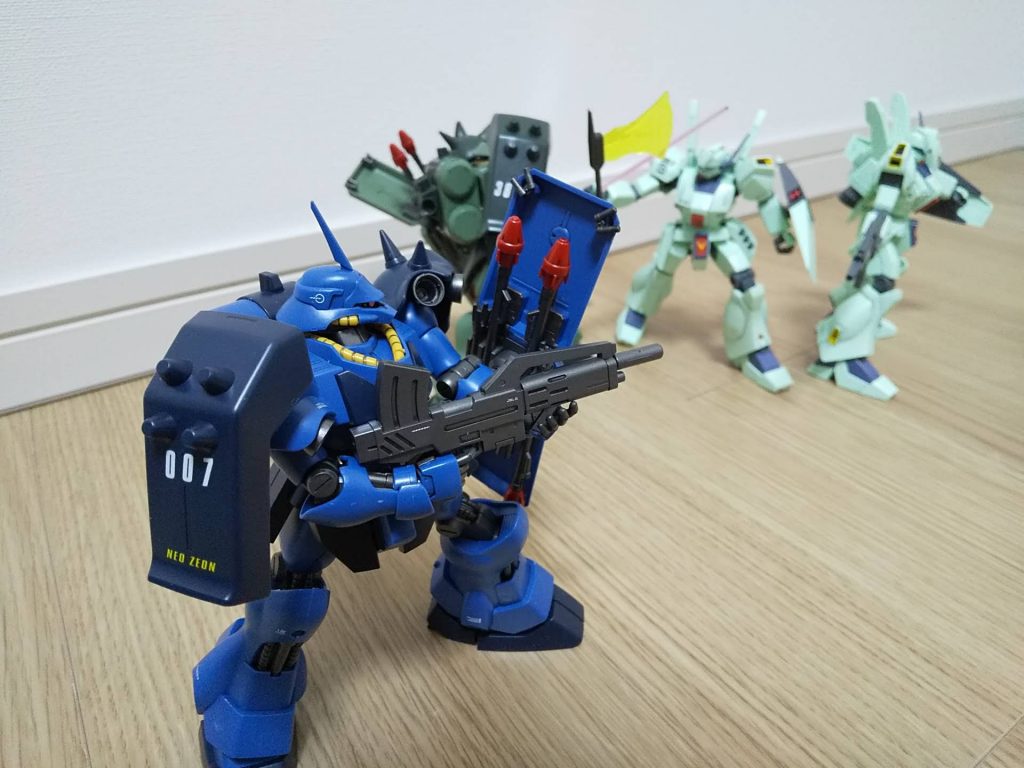 ライバル機(ジェガン)と。