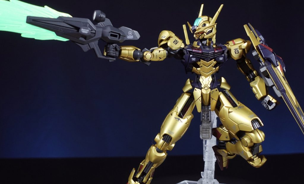 ビームライフルを構えてワンポーズ！