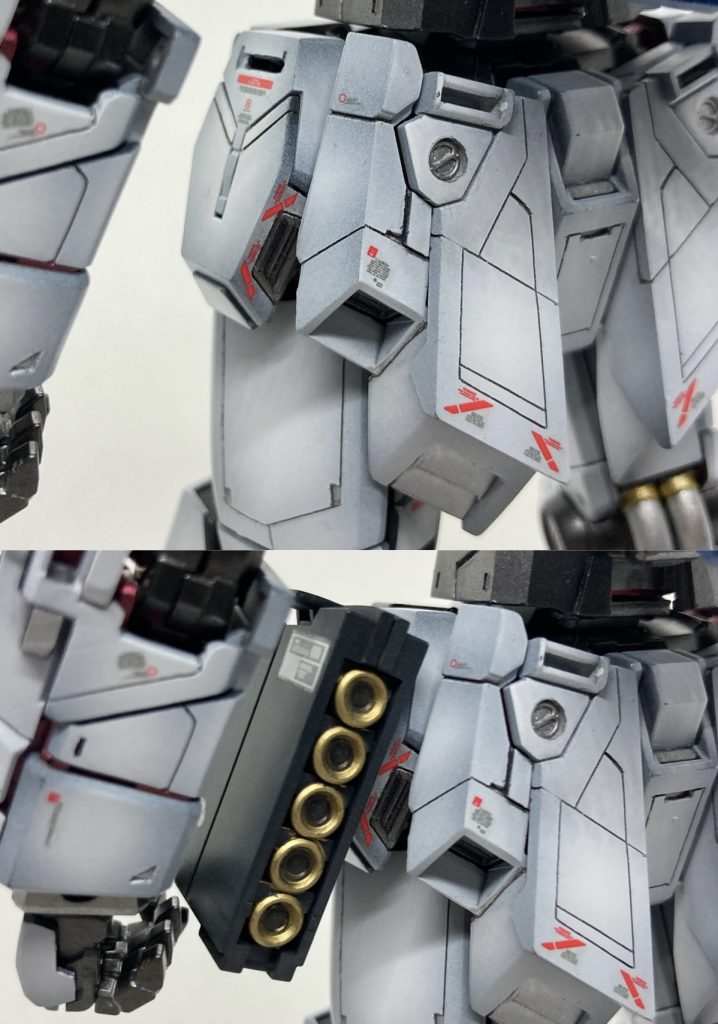 バズーカやビームマグナムのマガジンはリアスカートに装着できるのですが、デストロイモード時にリアスカートのバーニアを見せたいのでサイドアーマーに装着できるようにスリットを追加しました。 リアスカートには、格納されているバーニアの熱を放出するという設定で、プラ板でフィンを追加しました。