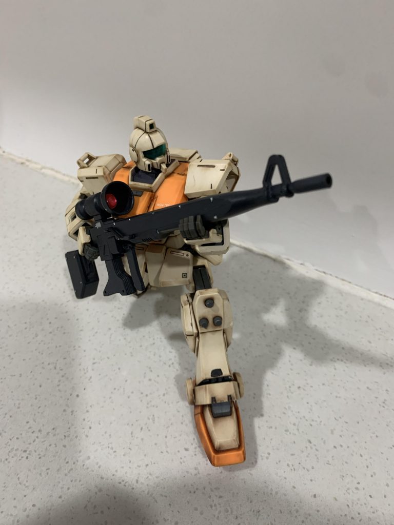 お隣の小隊から借りてきた陸ジム。この色目が好きです。