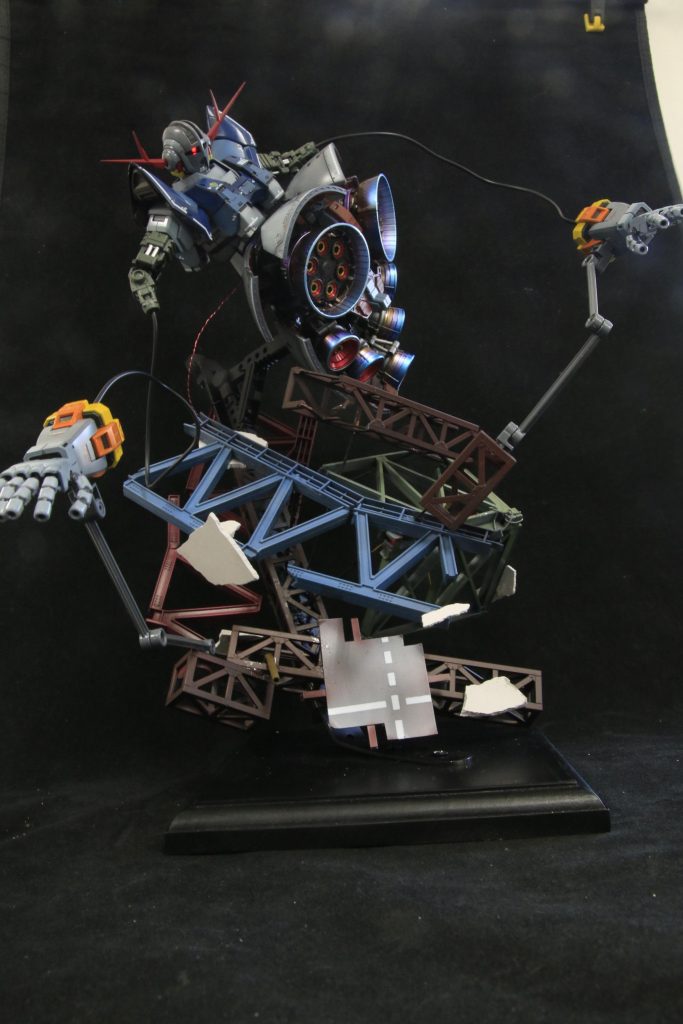 有線サイコミュ伸ばすと背景布に収まりきらず😓