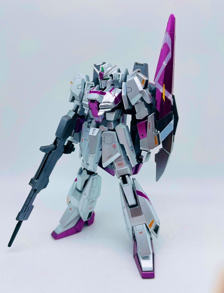 ビームライフル持ち立ち姿今回は新規モールドとデカールは少なめです。