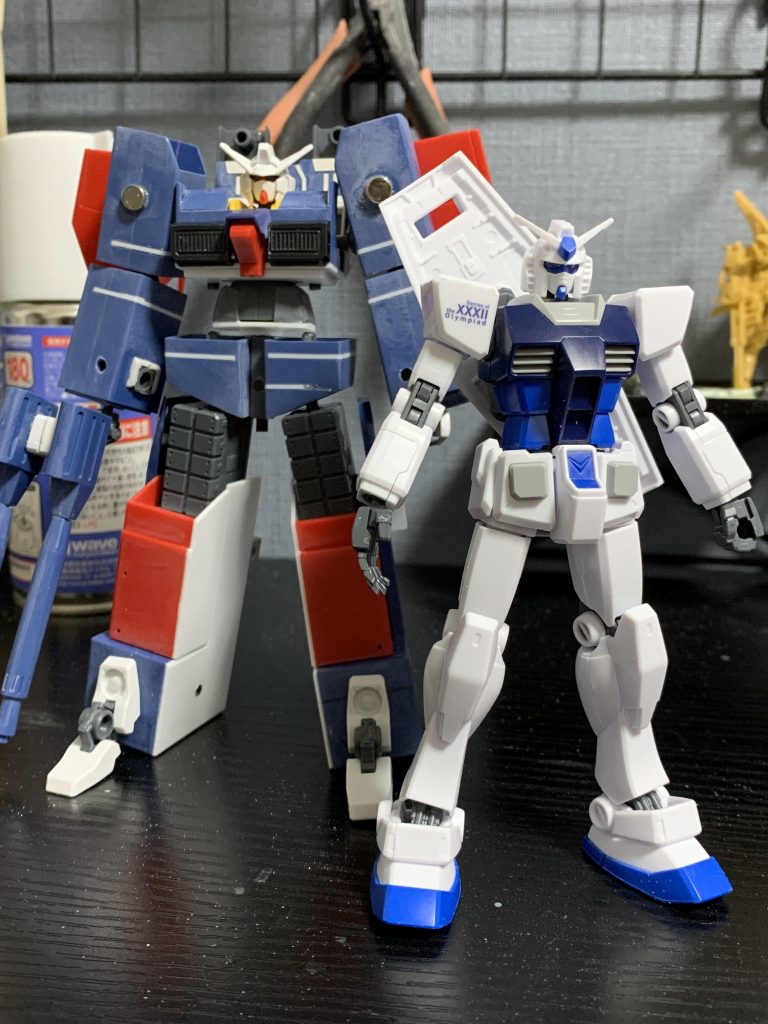 ガンダムは新しいEGではなく、リバイブのHGを使いました。合体時、EGでは関節が重さに耐えられないと思った為です。 Gファイターのロボ時と、グレート合体時、両方プロポーション崩したくない、可動もそこそこさせたい、差し替えパーツは最小限にしたい、簡単にポロリしない程度に強度もほしい…