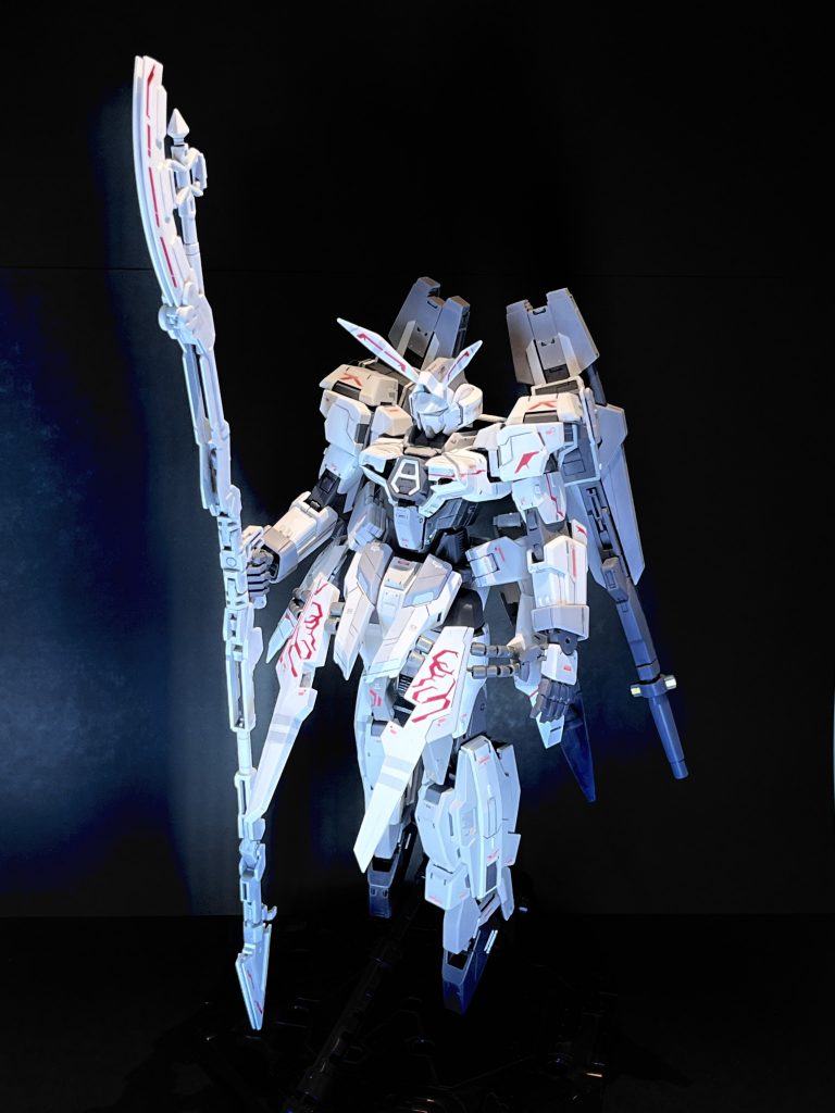 ウサギっぽいツノとスカートのボリュームでガールっぽい雰囲気になったかなと思います。水星の魔女が始まりましたし、女子パイロットが乗るガーリーなガンダムってイメージも良いかな。