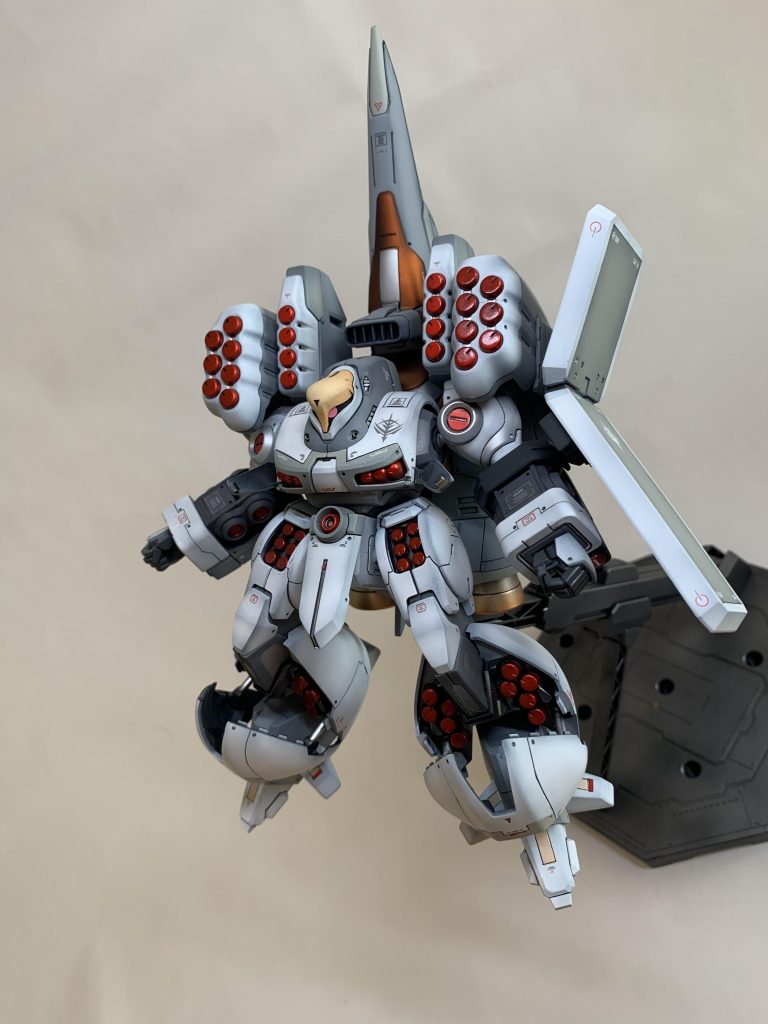 キットは緑のユニコーン版ではなくプレバンの黄色ZZ版です。プロポーションなどの改造はしませんでした。