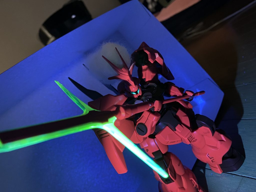 黄色の部分は黒く塗りガンを飛ばす感じにしてみました！