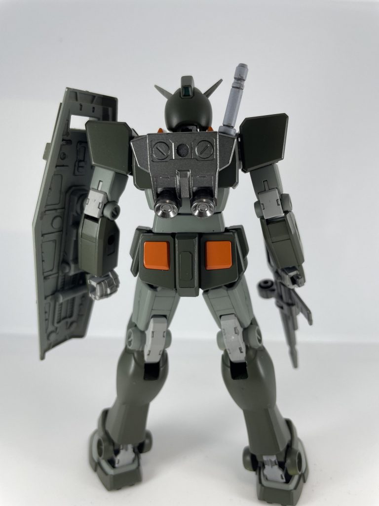 ビームサーベルが一本なのは子供達が遊び倒して無くしてたので、別のEGガンダムから一本分けてもらいました、シールドも別のキットのを持ってきてます。