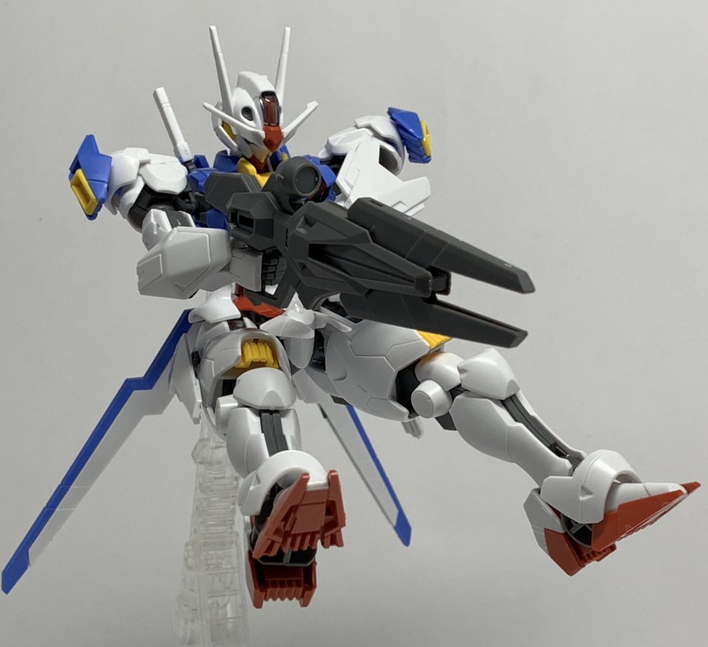 ビームライフル撃ちポーズ。