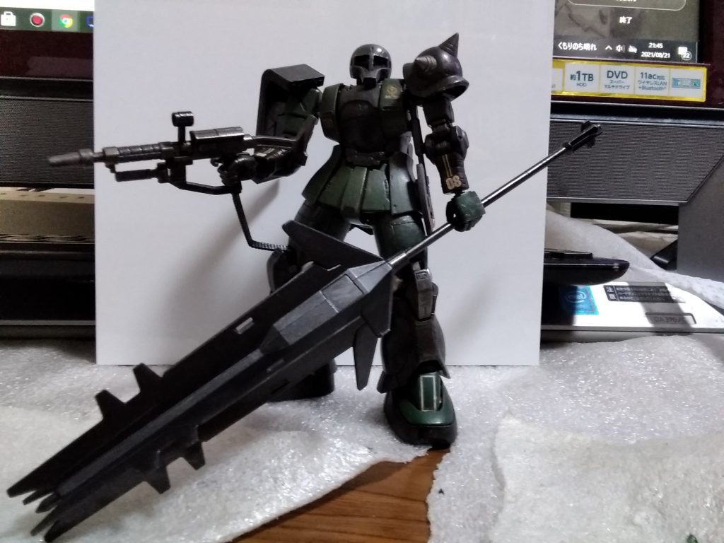 バルバトスルプスレクスの武器を持たせても、結構、似合うというのが、こいつの面白いところ。この武骨な感じ、好き。