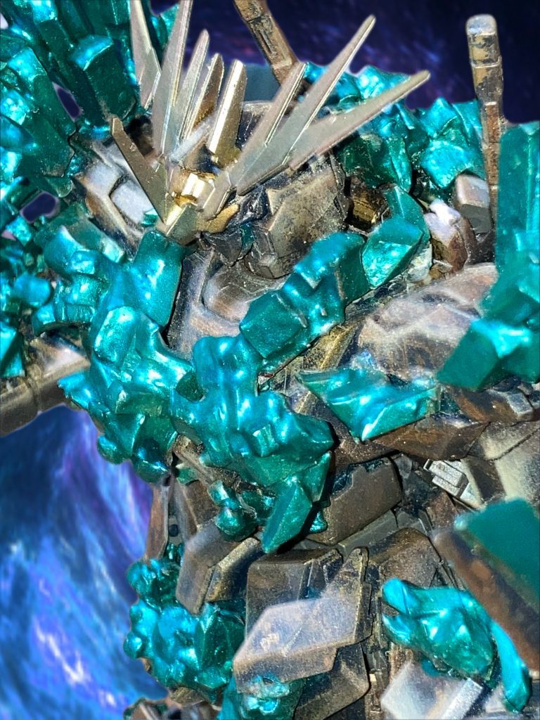 プラ棒は3本太さを変えて切断し、塗装してから接着してます。