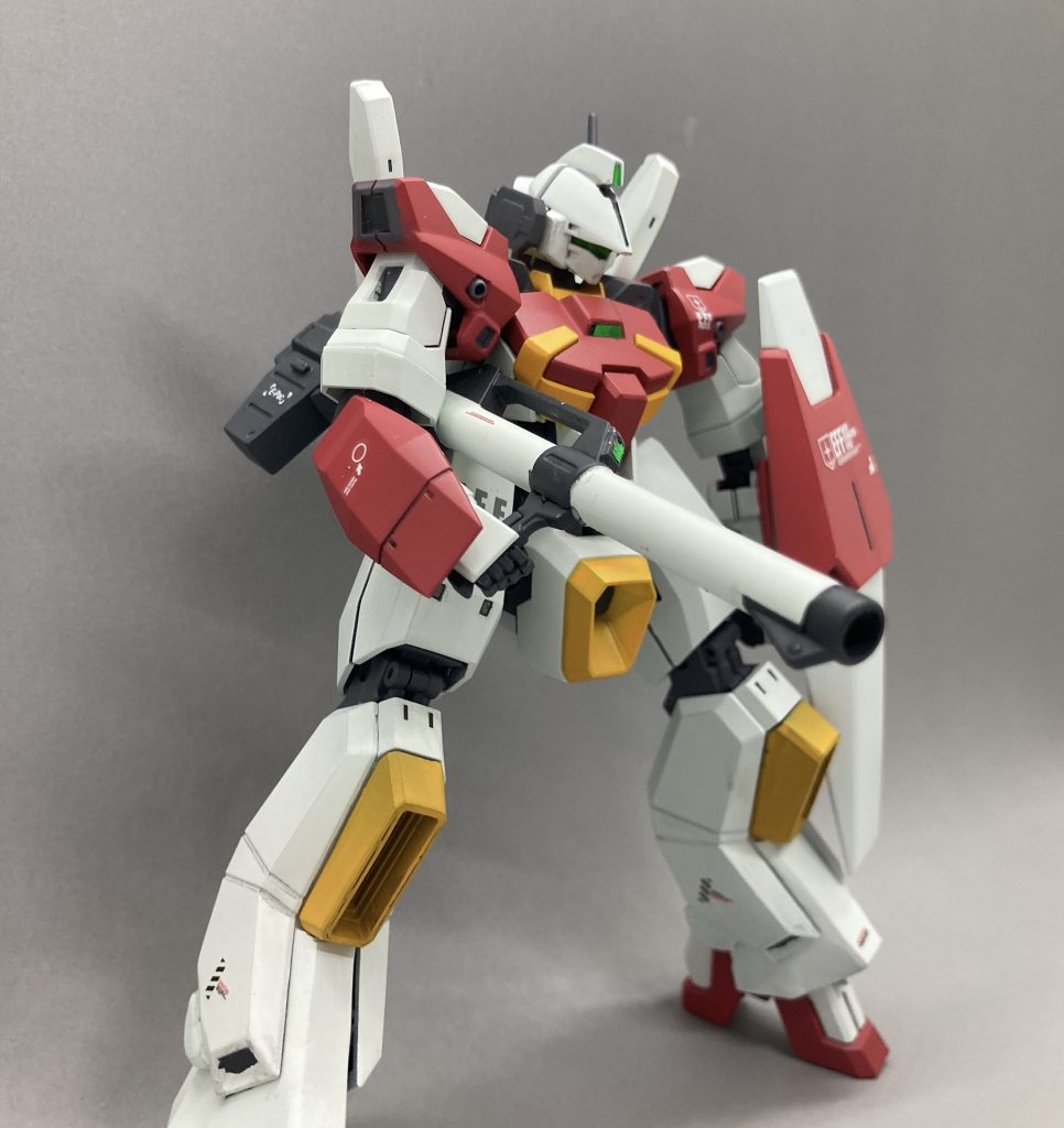 武器の色設定はないので、正式採用カラーだったらこんな感じと想像して塗りました。