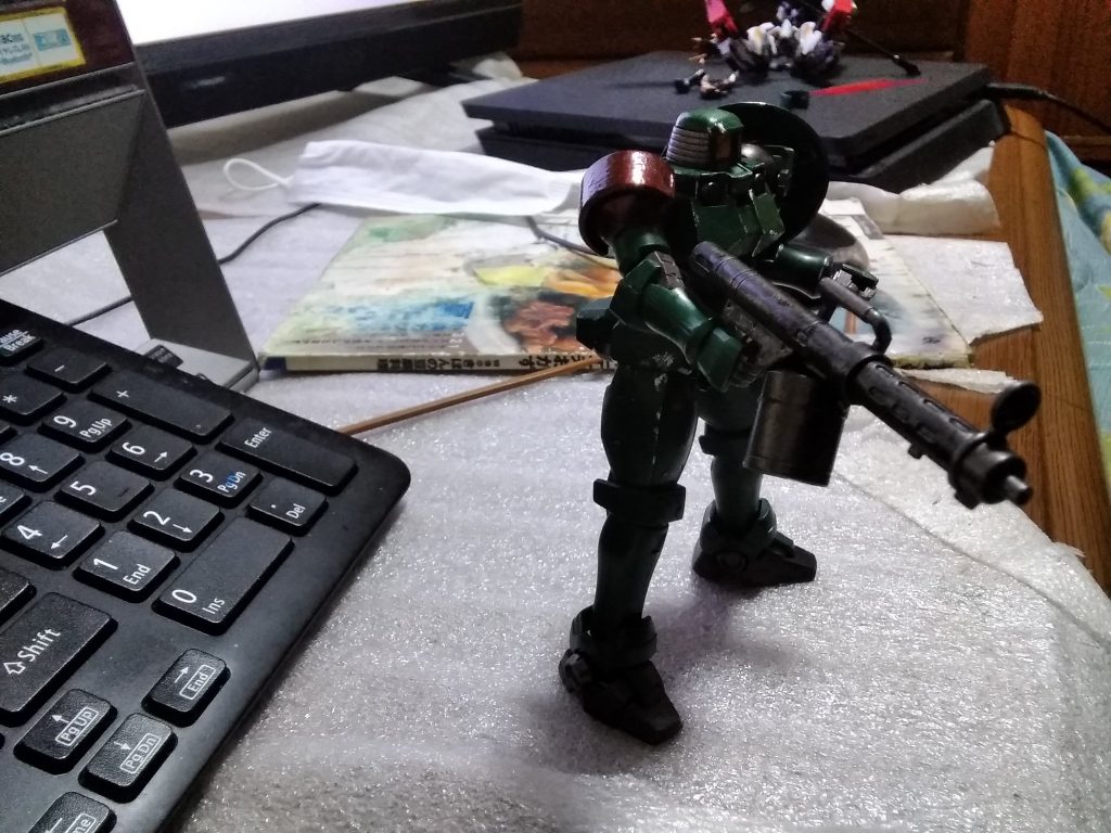 なんか、リーオーを見るとスコープドッグと被る。