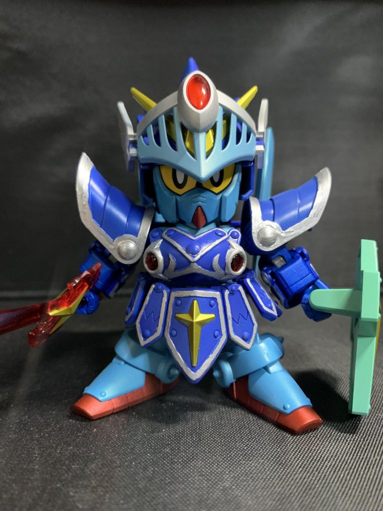 エアースプレーの塗り分けが下手すぎて情けないです⤵︎失敗したのでエナメルシルバーを筆塗りです⤵︎兜だけは良い感じになってお気に入りです。