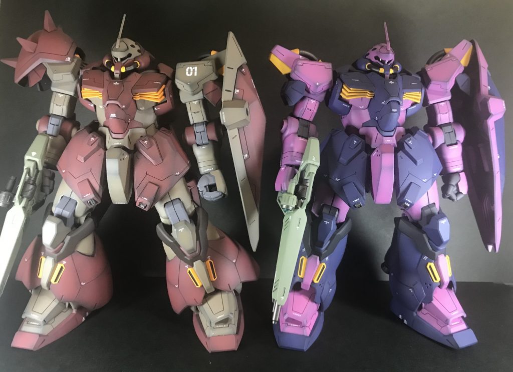 前回作ったf02型とツーショット。