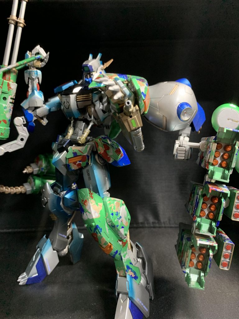 全装備持たせた時は感動して一人で盛り上がってしまいました。ガトリングを片手で振り回すパワーにうっとりです⤴︎