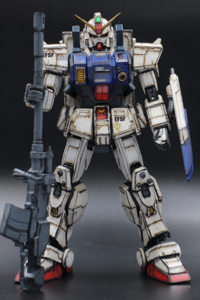 ひざ関節部分と股関節を小加工し、太ももを5mmほど延長。僅かな差ですがスタイリッシュになったかと。