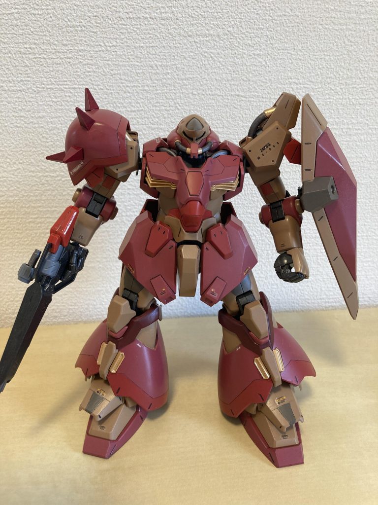 HGにも関わらず、重厚感のある機体でとても気に入っています👍