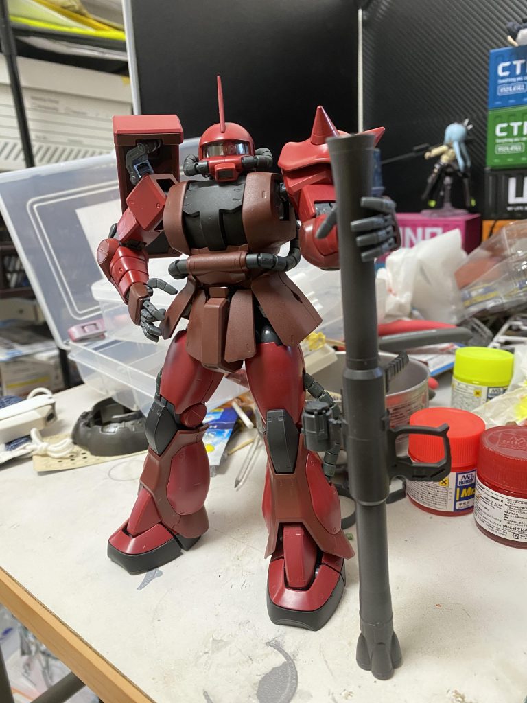 胸の辺り、大洗ブラウン想定なので、それ以外は赤系であずき。