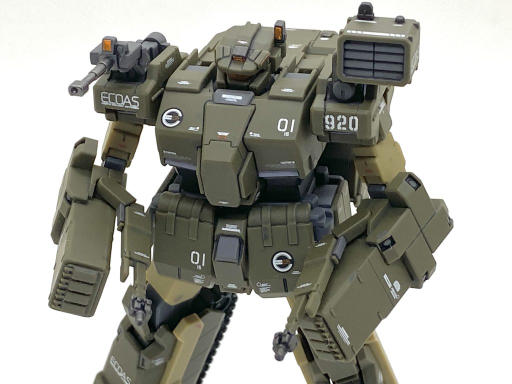 サブアーム内にあるビーム・バーナーもグレーやフレームメタリックで塗り分け、デカールも貼り精密感を出しました。