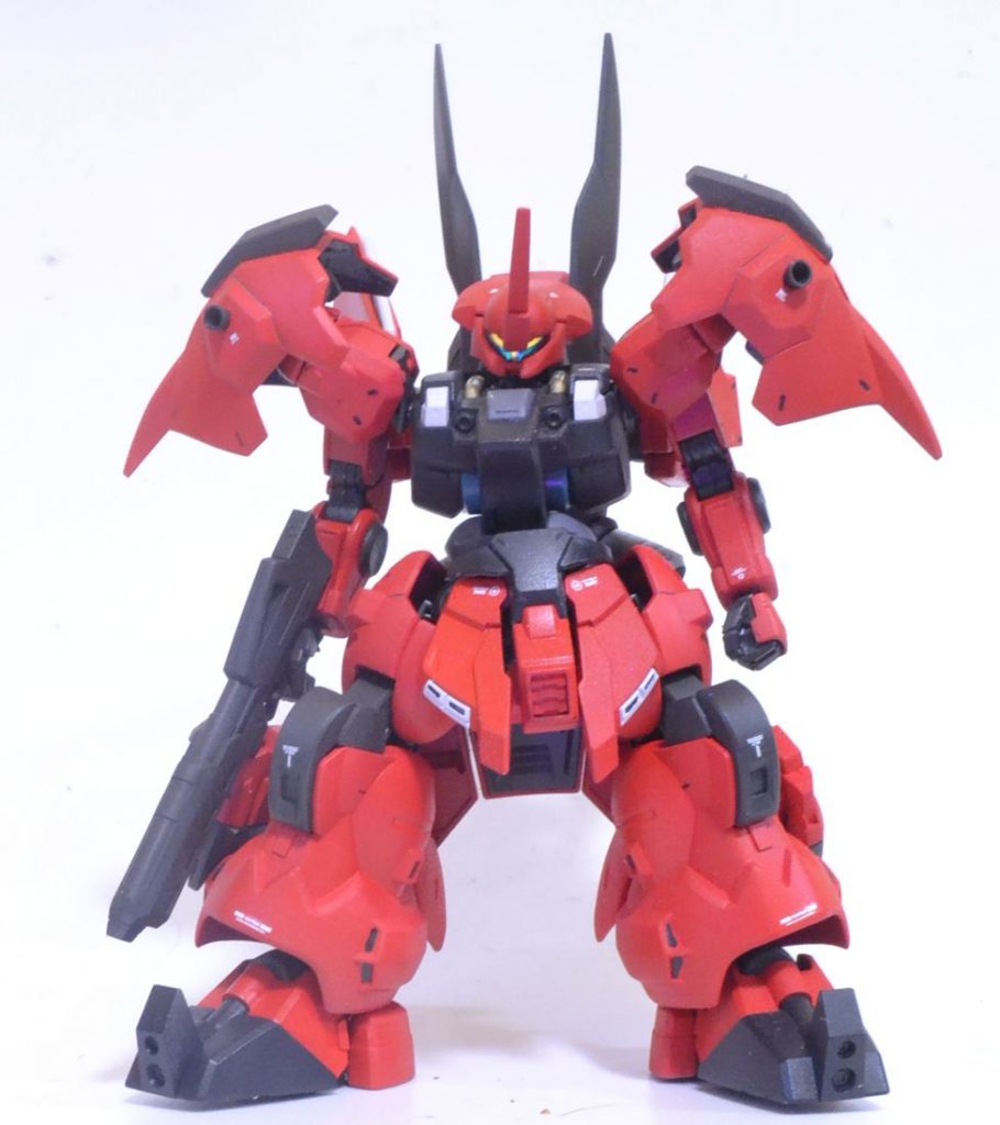 両肩シールドはギリギリまで腕に近づけました。