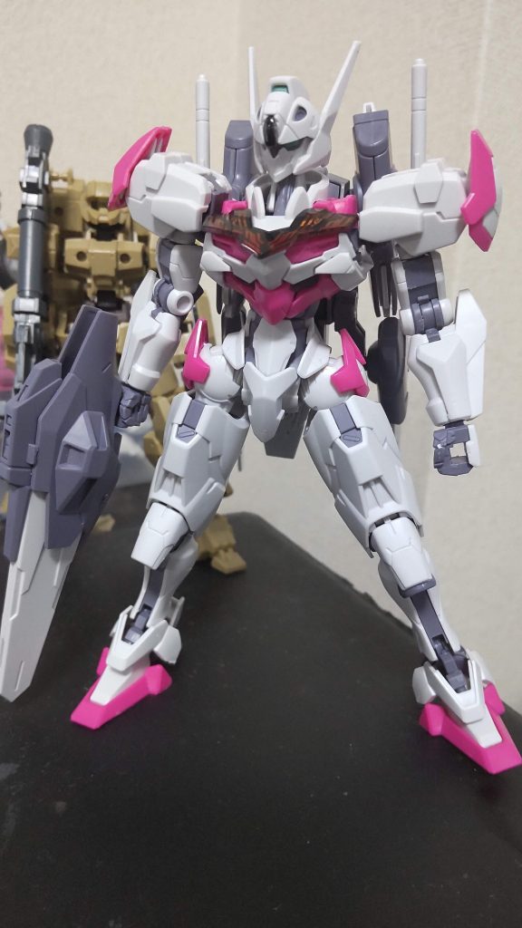 素組の状態で本当にクオリティが高い！唯一いじったのは首の長さを短くしてみました。