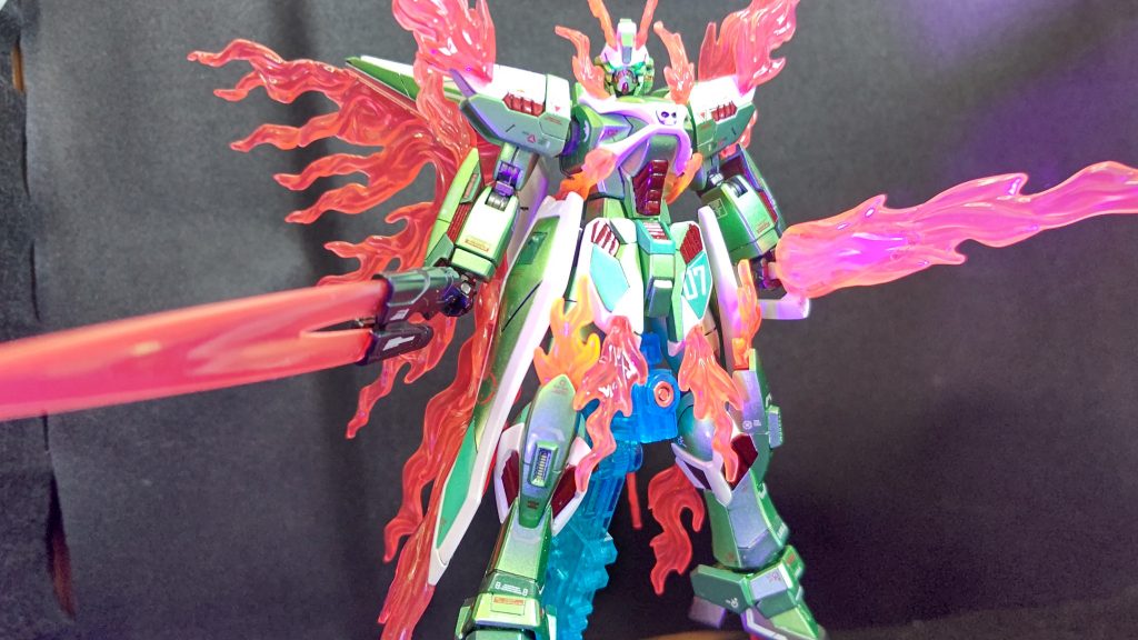 こちらはバタフライバスターとの二刀流目もちゃんと光ります。何故か黄色じゃなく緑ですが（笑） 