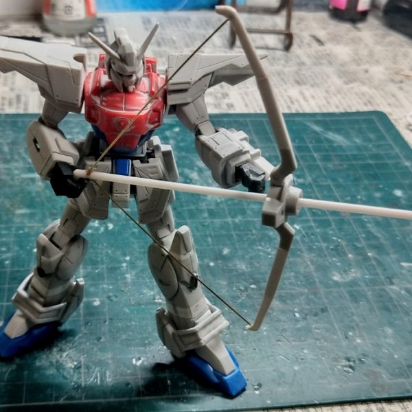 製作中のライジングガンダムがここまで出来ました。後はまたプラ板を貼っていきます。今回武装のビームボーを大型化しました。（3枚目）