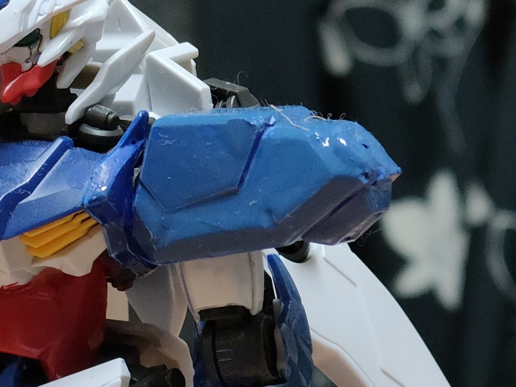 フェイクν-ガンダムの肩部で代用。