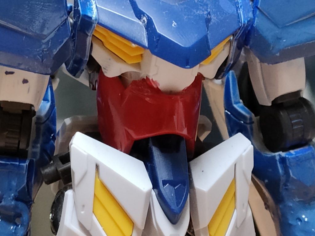 剥き出しの腹部をゼルドラのパーツで覆い、できるだけデフォルトな形状にした。